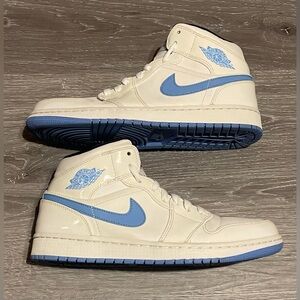 Nike Air Jordan 1 Retro Mid White Patent Legend Blue 554724-127